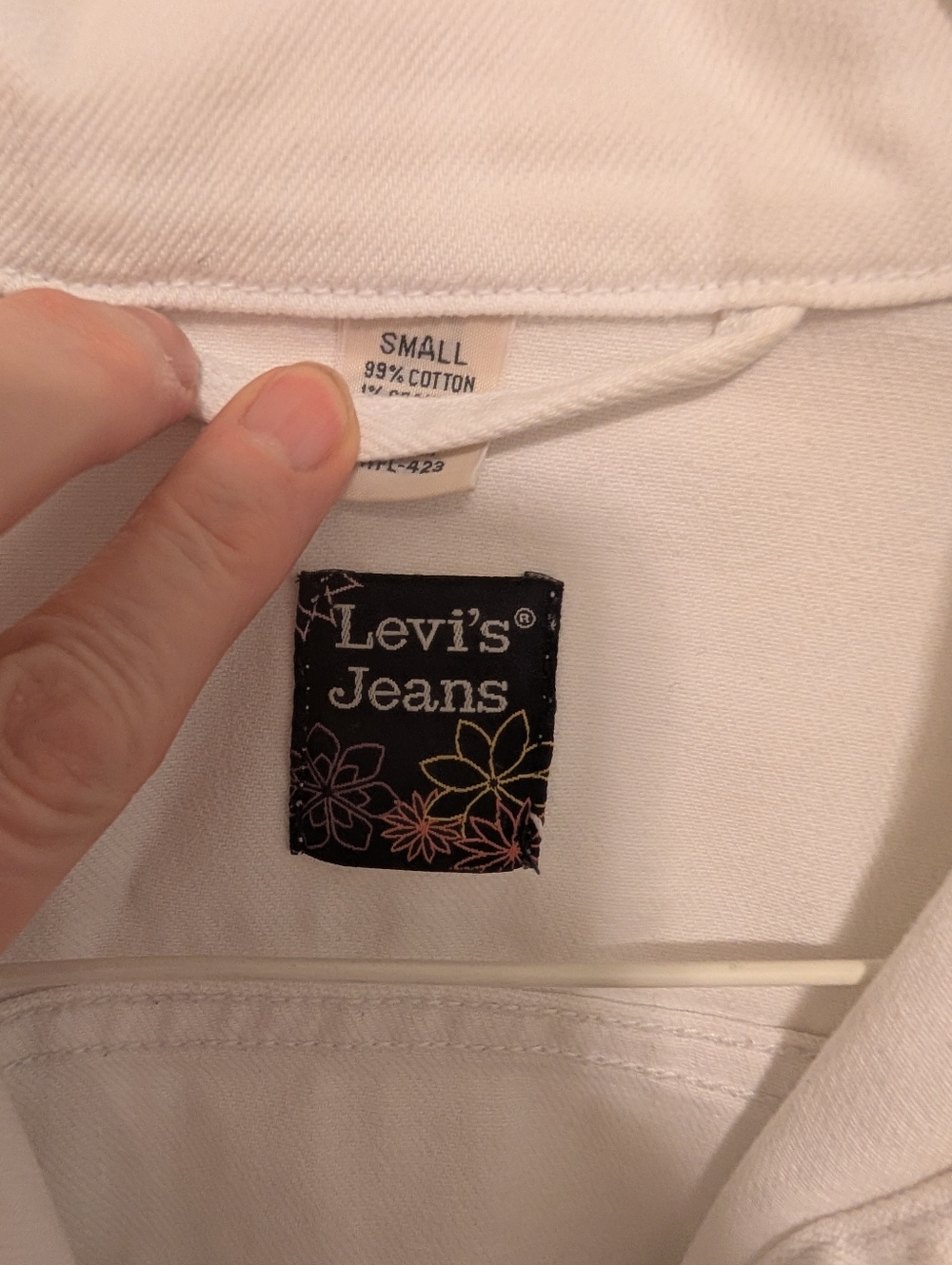 Levi's Distressed White Women's Denim Trucker Jacket - Picture 2 of 5
